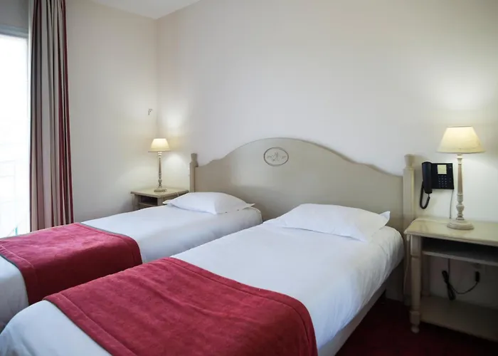 Brit Hotel Du Perche